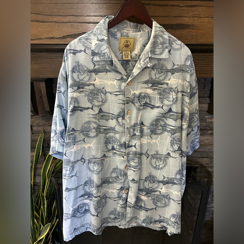 Joe Marlin Men's  X L Hawaiian Tropical Short Sleeve Shirt Tropical Aloha Sharks